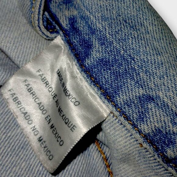 Levis Original Denim Light-Wash Slim Fit Trucker Button Jacket Faded‎ Distressed - Picture 14 of 15